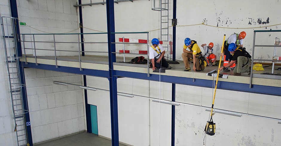 VERTICproAG_Ausbildung_Kurse_PSAGA_Winterthur_absturzrisiko.ch_Rettungsgerät_Anwenderschulung